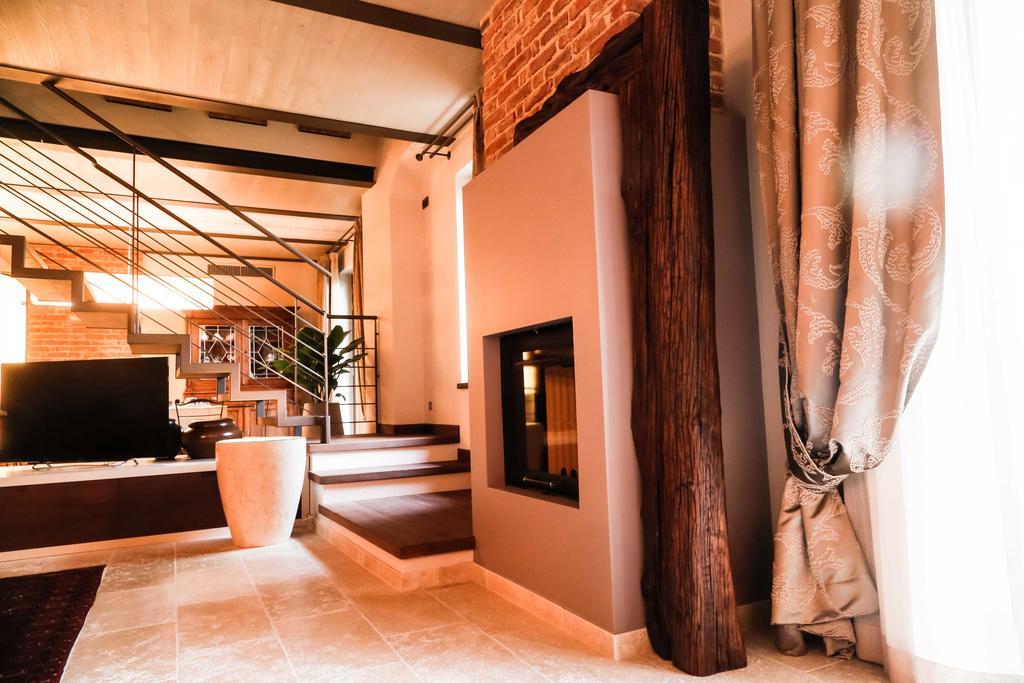 Cascina Cortine Bed & Breakfast Guarene Exterior photo