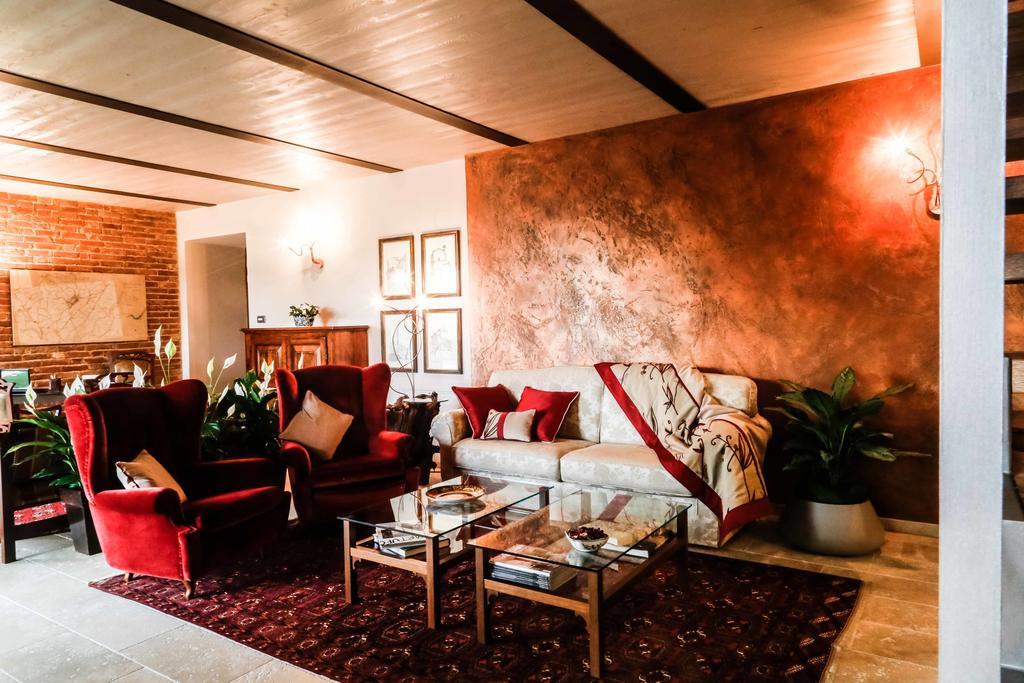 Cascina Cortine Bed & Breakfast Guarene Exterior photo
