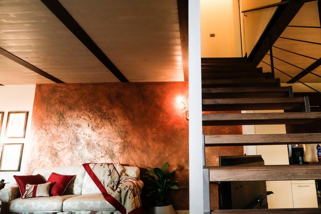 Cascina Cortine Bed & Breakfast Guarene Exterior photo