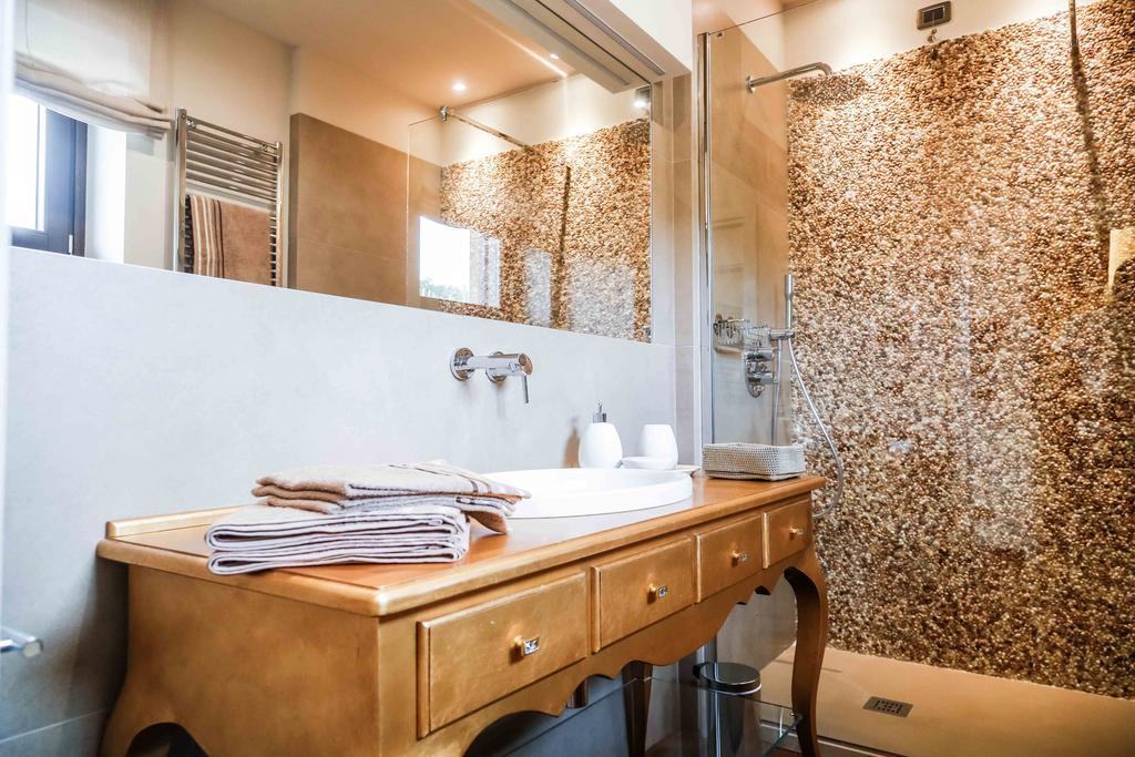 Cascina Cortine Bed & Breakfast Guarene Room photo