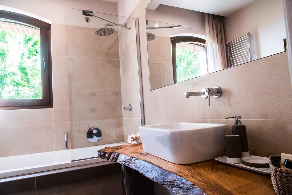 Cascina Cortine Bed & Breakfast Guarene Room photo