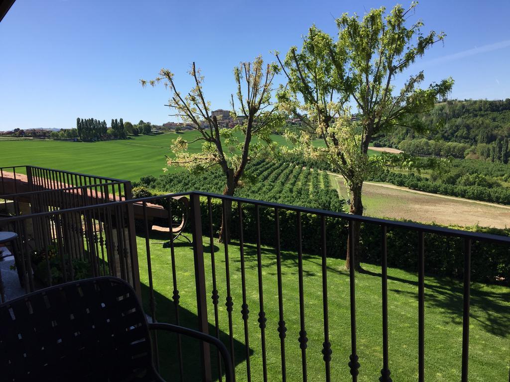 Cascina Cortine Bed & Breakfast Guarene Exterior photo