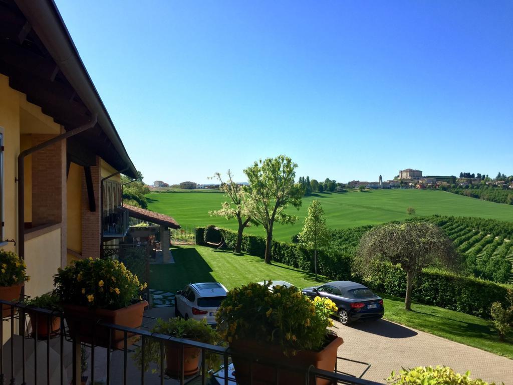 Cascina Cortine Bed & Breakfast Guarene Exterior photo