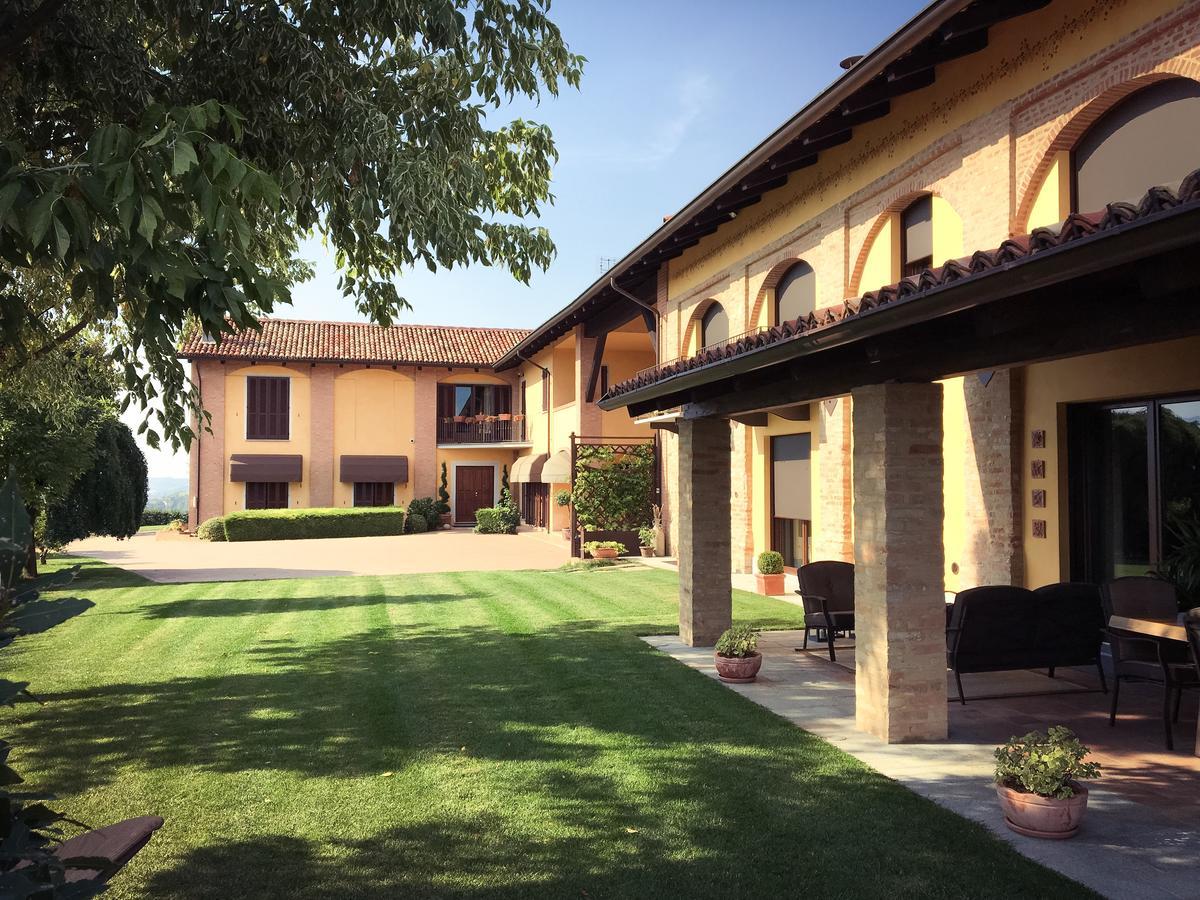 Cascina Cortine Bed & Breakfast Guarene Exterior photo